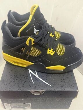 Nike Air Jordan 4 Retro Thunder Black Yellow 408452-017 GS Size 7Y Youth Size